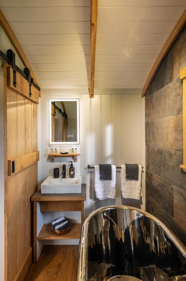 Monkwood Shepherds Hut - Ockeridge Rural Retreats Worcester Eksteriør billede