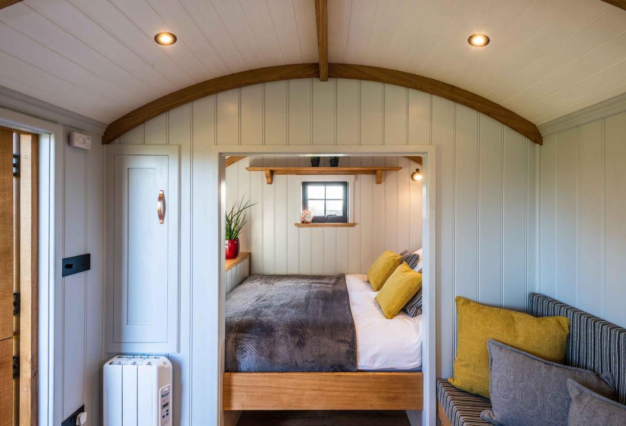 Monkwood Shepherds Hut - Ockeridge Rural Retreats Worcester Eksteriør billede