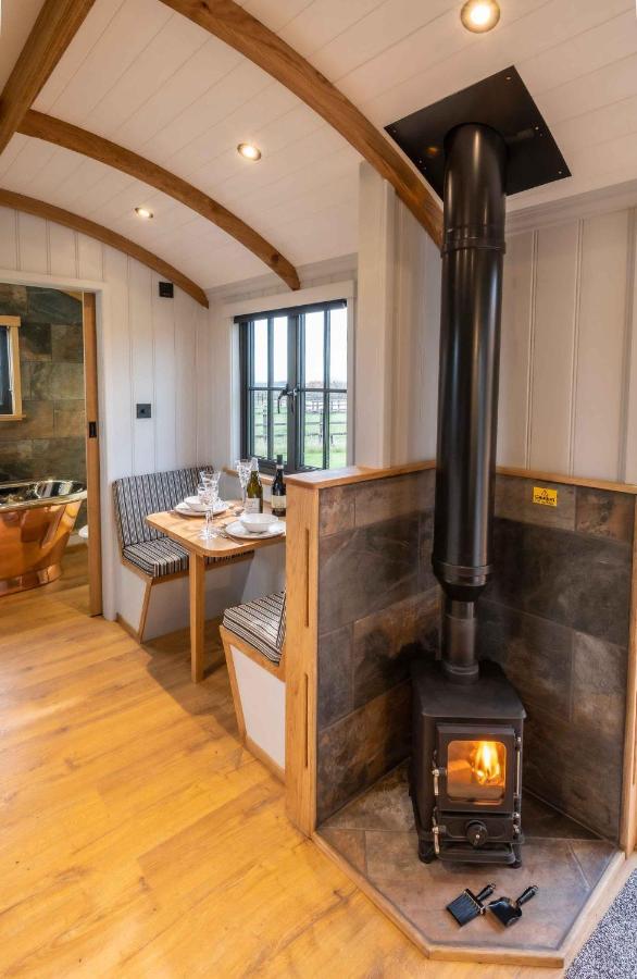 Monkwood Shepherds Hut - Ockeridge Rural Retreats Worcester Eksteriør billede