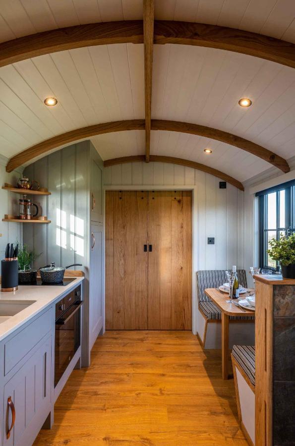 Monkwood Shepherds Hut - Ockeridge Rural Retreats Worcester Eksteriør billede