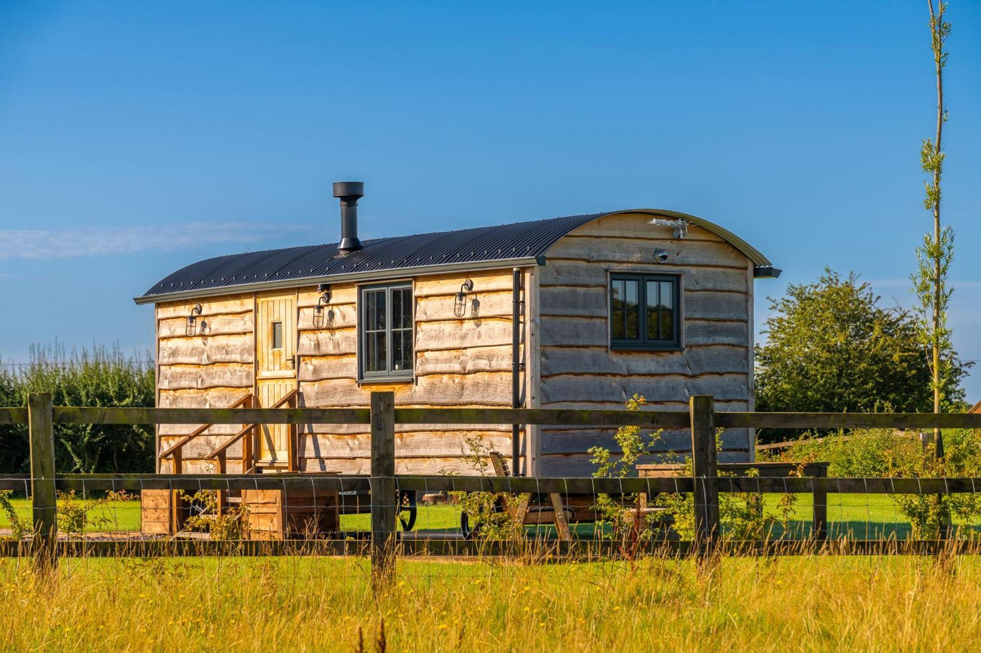 Monkwood Shepherds Hut - Ockeridge Rural Retreats Worcester Eksteriør billede